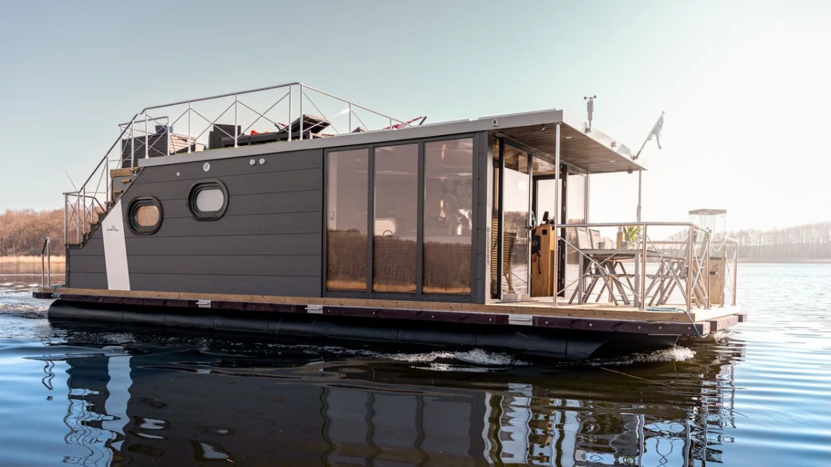 Hausboot mit Hund Mecklenburgische Seenplatte – Entdecken Sie die Freiheit auf dem Wasser