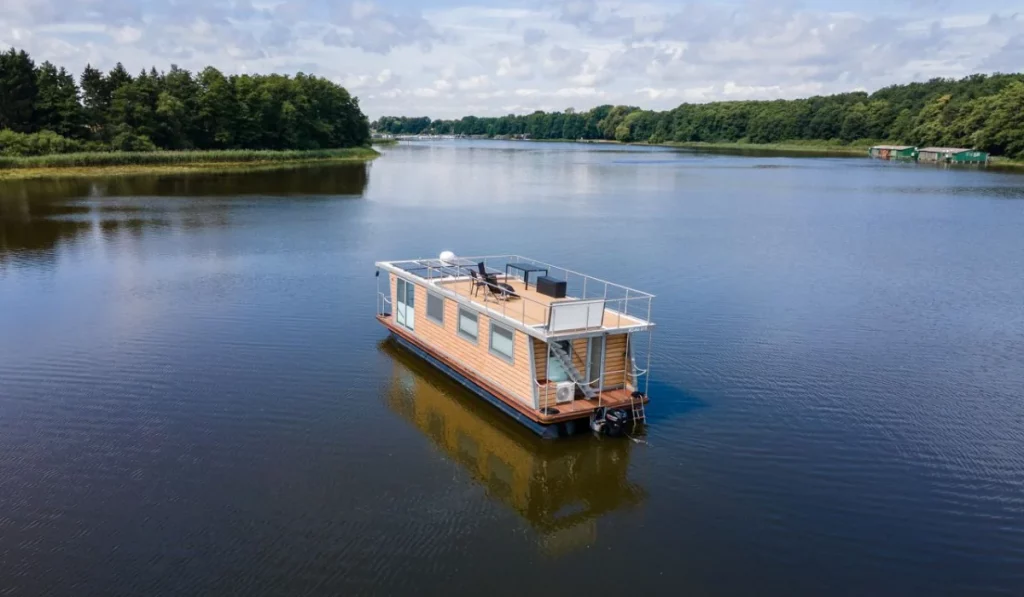 Schwimmende Ferienhäuser Mecklenburger Seenplatte